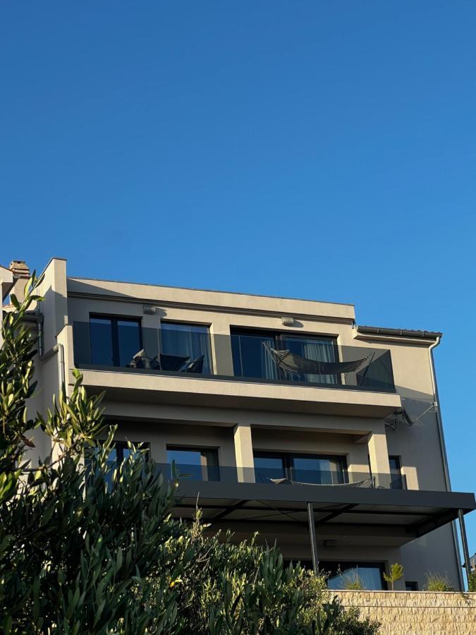 Milisa Residence Примоштен Экстерьер фото